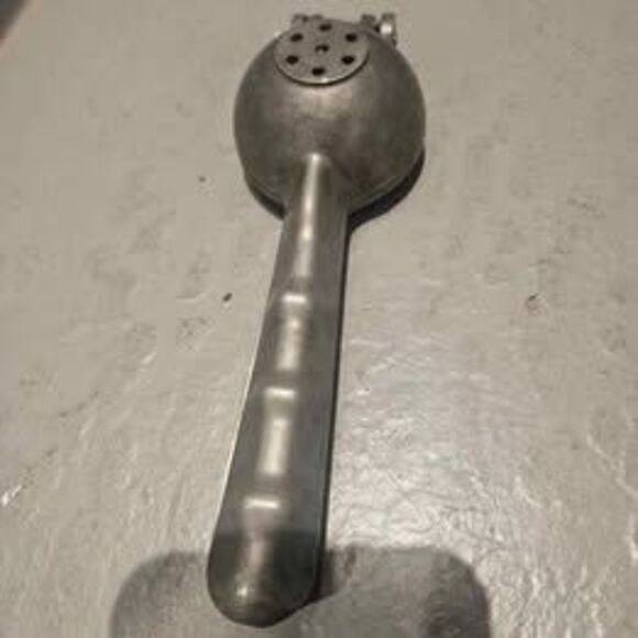 Metal Citrus Juicer Lemon Juicer 8" - Picture 3 of 5